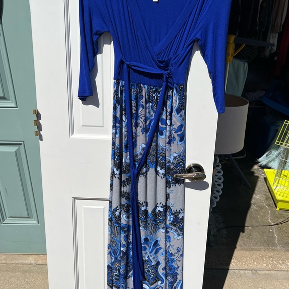 2 XS dresses - Picture 2 of 2